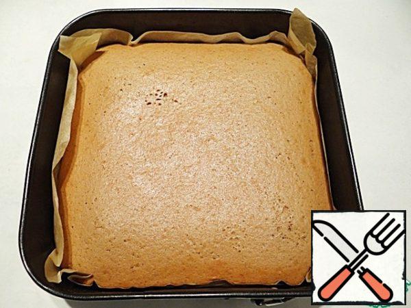 Bake a biscuit in a preheated 180 degree oven for about 25 minutes. Check the readiness of the biscuit with a toothpick. I'll let the biscuit cool completely.