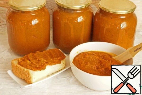 Place the hot eggs in sterilized jars, roll up. You can eat right away.
From this amount of products, almost 3 liters of caviar turned out.
Please, I would be glad if someone could use the recipe.