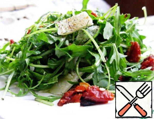 Salad with Arugula and Sun-Dried Tomatoes Recipe