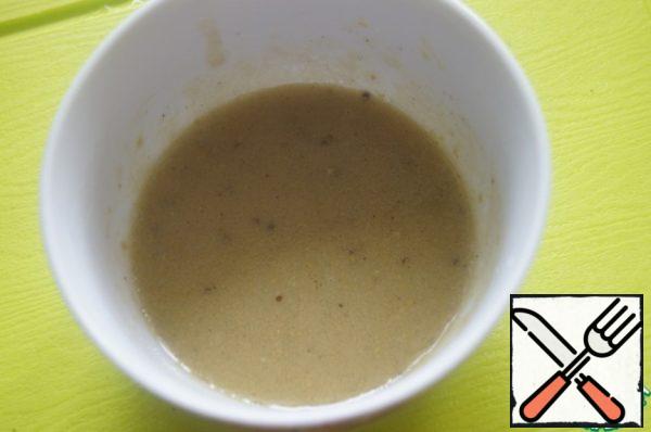 For the sauce:
Mix the oil, lemon juice, mustard, salt, season with black pepper and coriander. Whisk well with a whisk.