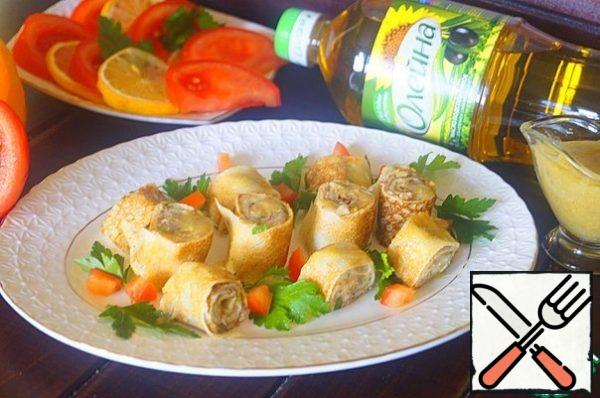 Serve the pancakes, watering them with dressing, with herbs, vegetables or vegetable salad.
Enjoy your meal!