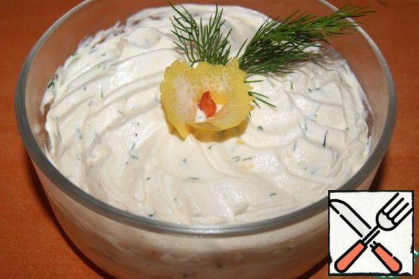 Cheese and garlic cream:
Chop all the ingredients except dill in a blender.
Add the dill and stir.
The cream is sharp, so I do not recommend it to children.