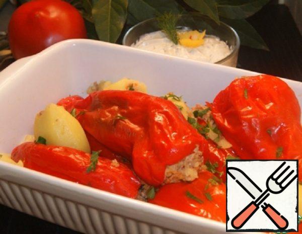 Stuffed Pepper with Cheese and Garlic Cream Recipe