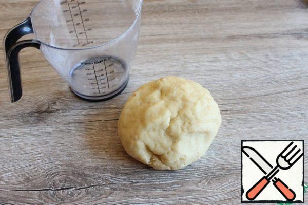Remove the dough for 30 minutes in the refrigerator.