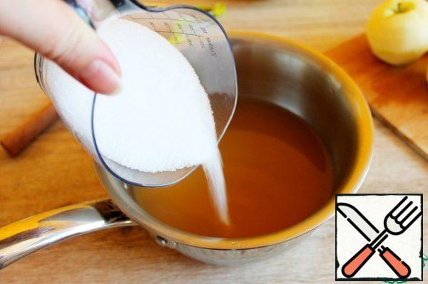 Mix 400 ml of juice with sugar.
Add lemon zest.