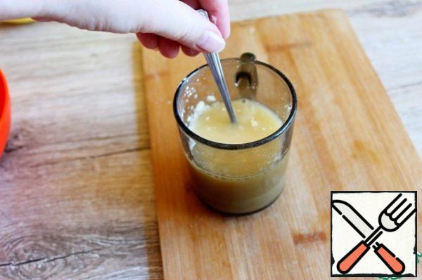 Mix the remaining 100 ml of juice with a pack of pudding and starch.
By the way, if you don't have pudding, replace it with starch.
About 3 tablespoons and cook like a pudding.