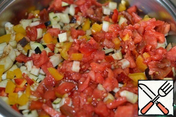 Chop all other vegetables finely.
