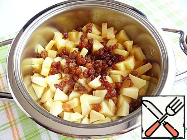 Apples with honey and raisins will be ready to the desired state by this time.
