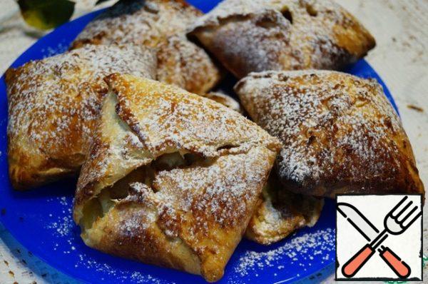 Serve the cheesecakes, sprinkled with powdered sugar if desired. We make these wonderful cheesecakes!