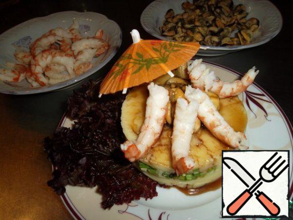 Lay out the shrimp, garnish with an umbrella and serve...
that's all she wrote.
Enjoy your meal!!!