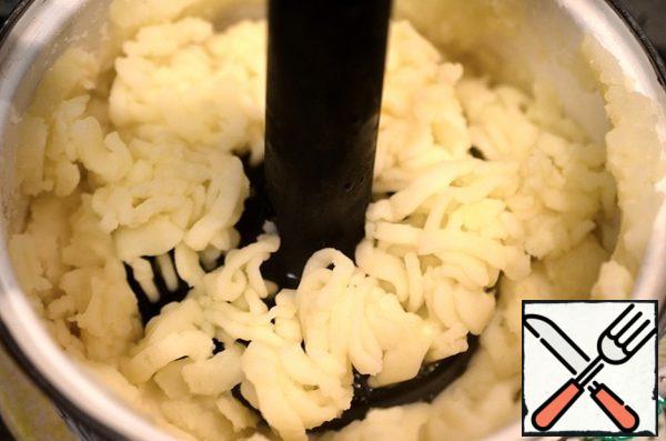 Mashed potatoes.
