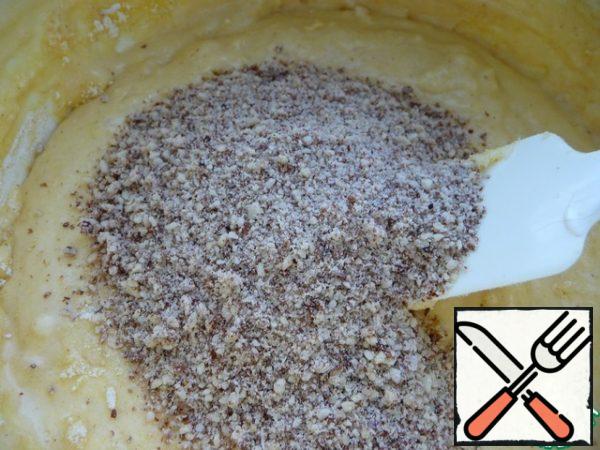Add the almond flour (I pre-fry it in a dry pan and cool it), mix.
