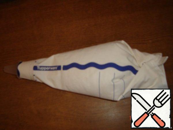Transfer the whole mass to a pastry bag.
