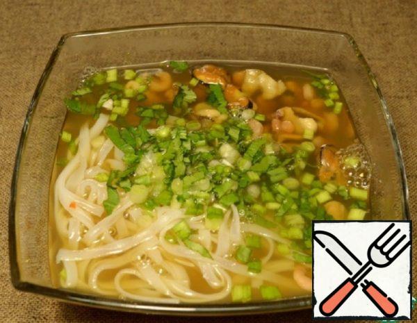 Vietnamese Soup "Pho Hai San" Recipe