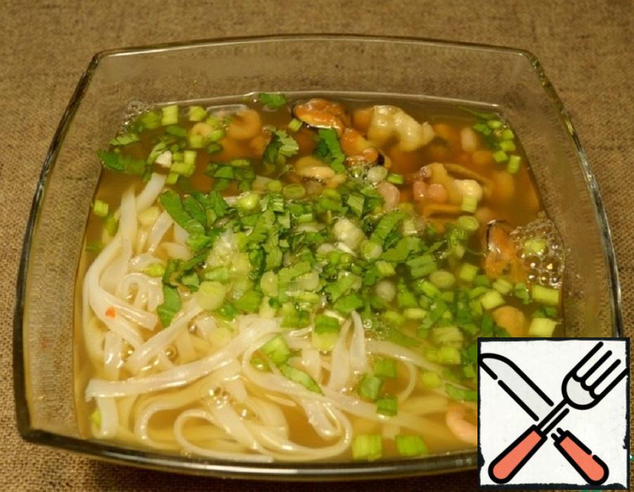 Vietnamese Soup "Pho Hai San" Recipe with Pictures Step by Step - Food