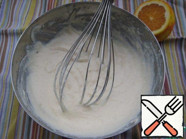 Filling: Cut the vanilla pod, peel the vanilla seeds with a sharp knife. Mix cottage cheese, egg, vanilla seeds (or vanillinol), sugar with a whisk, squeeze the juice from an orange slice, add to the filling.

