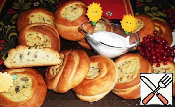 Buns with Potatoes and Mushrooms Recipe