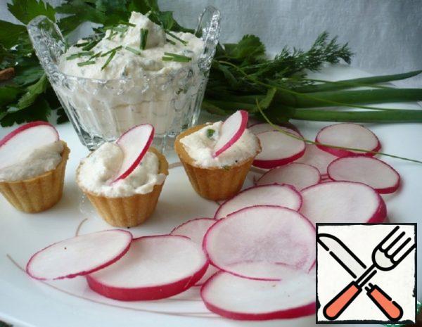 Snack of Curd Cheese with Radish Recipe