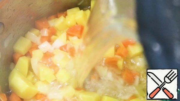 Add 2 liters of broth. If you want to make a lean soup, you can just add water. The result will not be worse.
