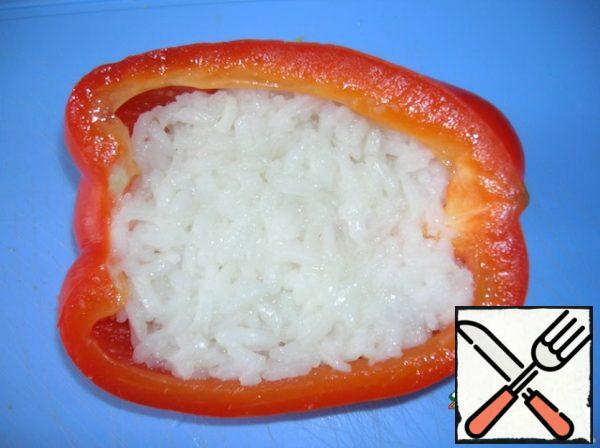 Put layers on the pepper halves: first, fig.
