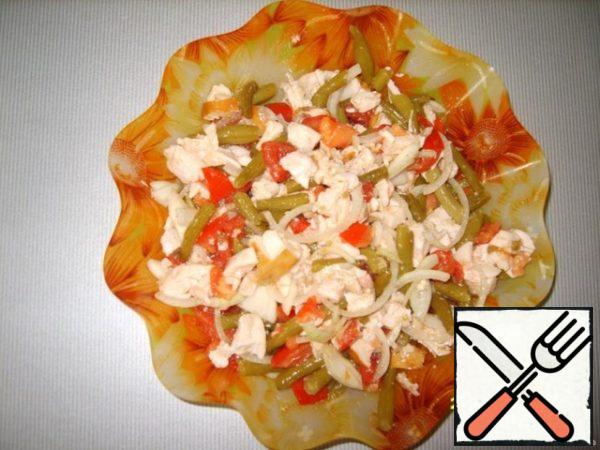 Mix all the ingredients, season with salt and pepper and add 3-4 tablespoons of olive oil.