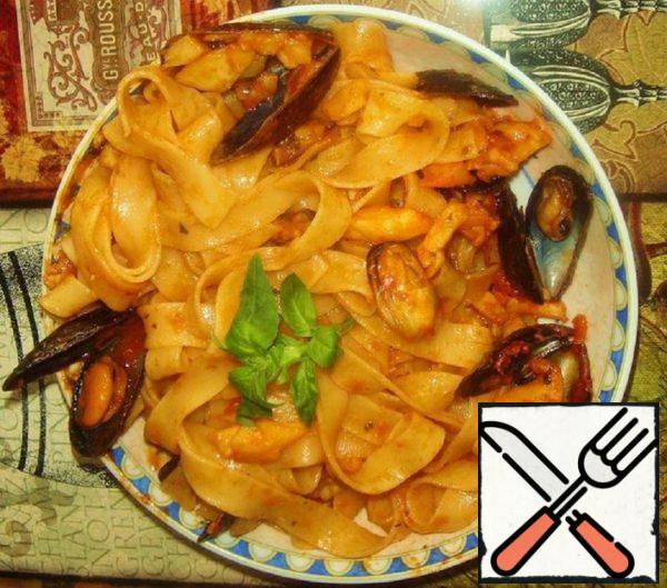 Fettuccine "Paddle Boat" with Seafood and Tomato Sauce Recipe