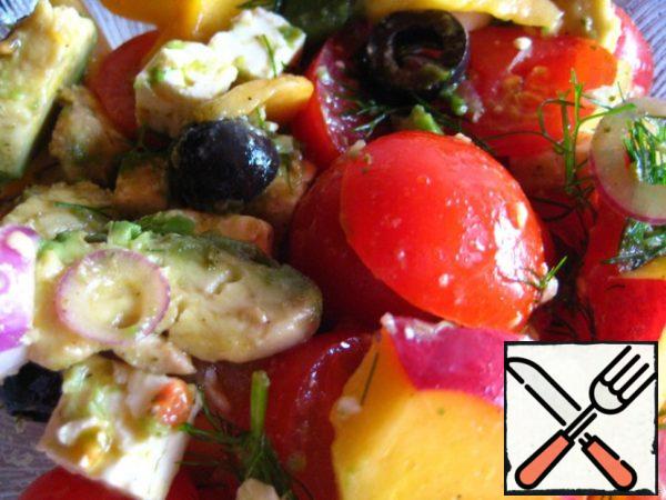and if desired, you can add sliced peach, for those who like to add fruit to vegetable salads.
It turns out a very delicate taste.