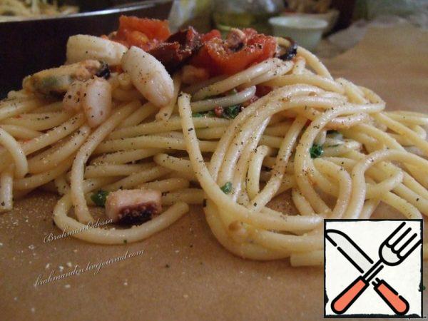 Season with salt, pepper, and sprinkle with dry garlic.
