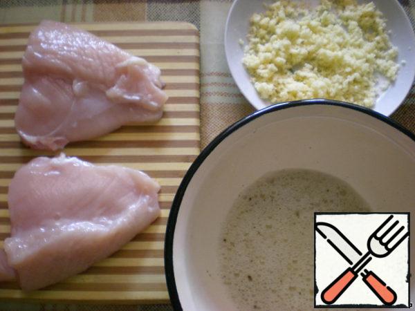 Lightly whisk the egg white with pepper and salt. Grate the hard cheese finely. Dip a piece of meat in the protein, and then in the cheese. Put the prepared pieces on foil and send them to bake in the oven for 25-30 minutes at 180 * until golden brown.

