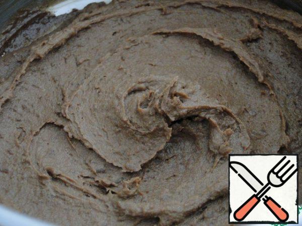When it has completely melted, remove from the heat and add the mashed potatoes and vanilla, stir until the mixture becomes homogeneous without lumps of mashed potatoes. Put the mixture in the refrigerator for 40-50 minutes.
