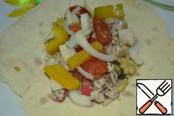 Put the onion on top and roll it into a pocket) you need to eat with your hands. Enjoy your meal!