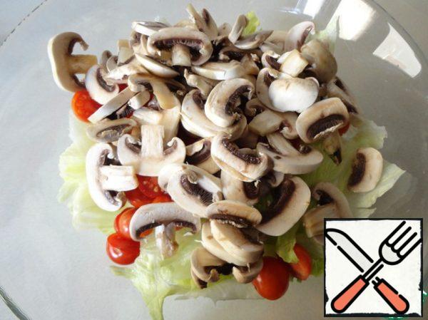 Add mushrooms to the salad.