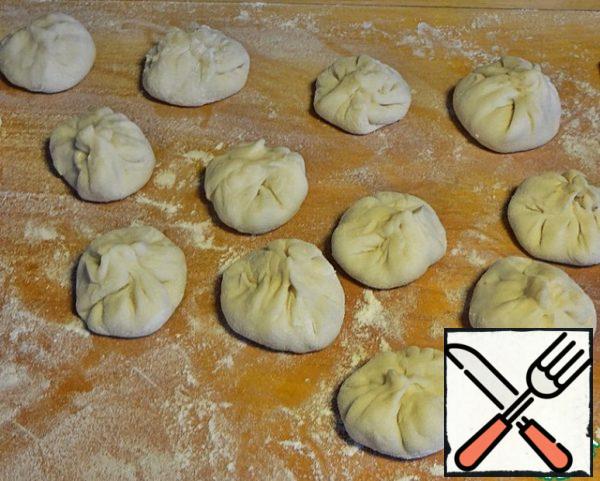 Pinch the edges tightly, as shown in the photo.
