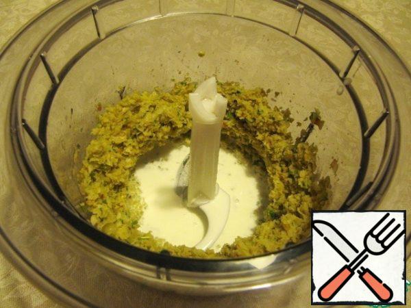 Add hot cream, whisk until fluffy.
