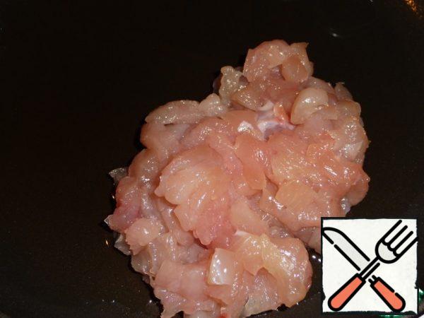 Fry in vegetable oil (take a little of the total amount).
