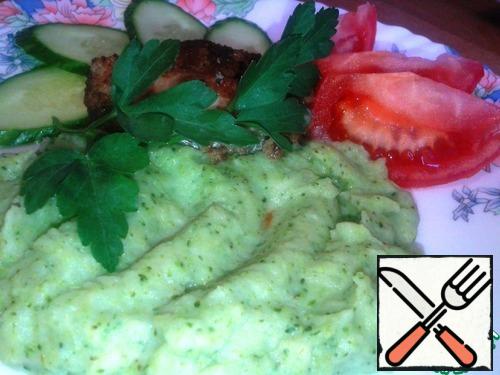 All! The tender puree is ready!  It is suitable for meat, fish, as well as a separate dish.