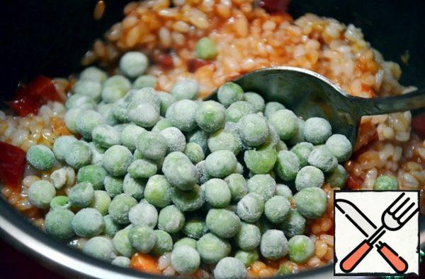 Frozen green peas.
