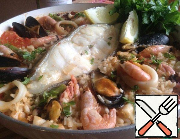 Paella with Lancet Fish and Seafood Recipe