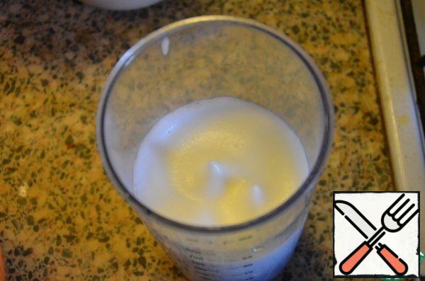Separate the whites from the yolks.
Whisk the whites to stable peaks.
