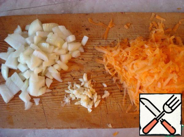 In the morning, chop the vegetables.
