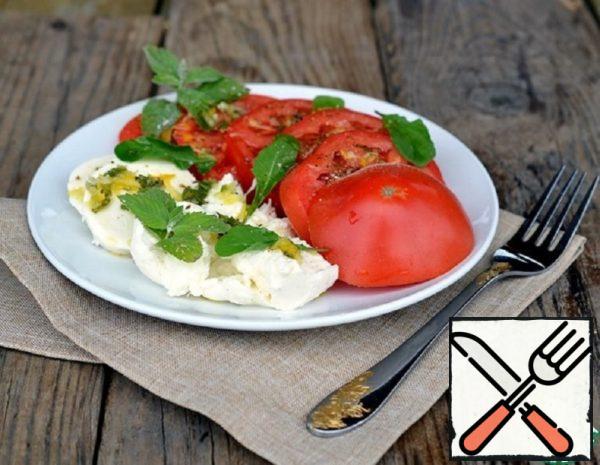 Tomato and Mozzarella Salad with Vanilla-Mint Dressing Recipe