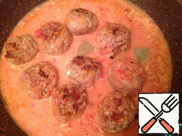 Pour the "hedgehogs" with the remaining mixture, cook for 10 minutes.
