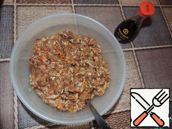 Mix thoroughly and add soy sauce to taste (if you don't like it, just add salt).
