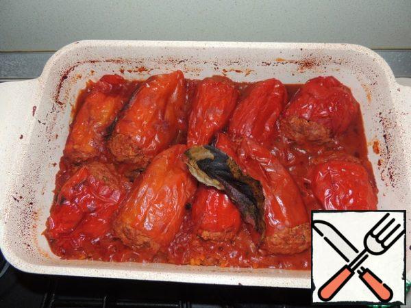 We take it out, turn it over, increase the temperature to 200 degrees and send it back to the oven. As a result, we must achieve evaporation of the liquid. Yummy!!!