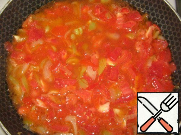 Add chopped tomatoes and some water. Boil.