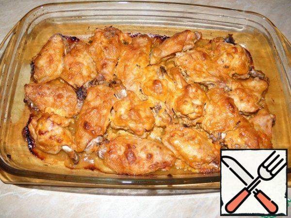 Bake in a preheated 200% oven for 25-30-40 minutes (depending on the size and degree of crust formation).
