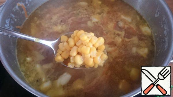 Add corn, lemon juice. Bring to a boil and remove from the stove.
