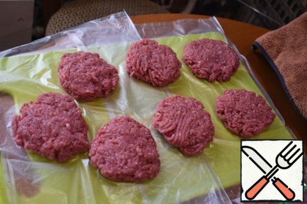 My beef was more on the 7 things. These should be cutlets. Strips of minced meat are visible.