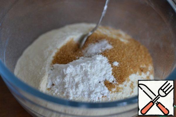 In a separate bowl, mix flour, baking powder, salt and sugar.
