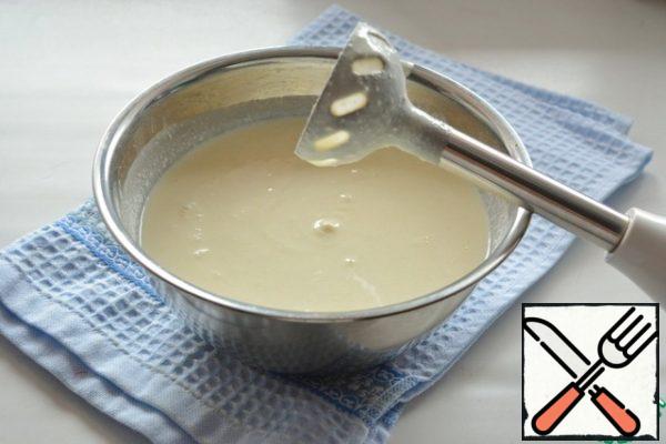 Whisk everything into a homogeneous mass using an immersion blender.
